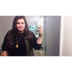 Meet your Posher, Brooke