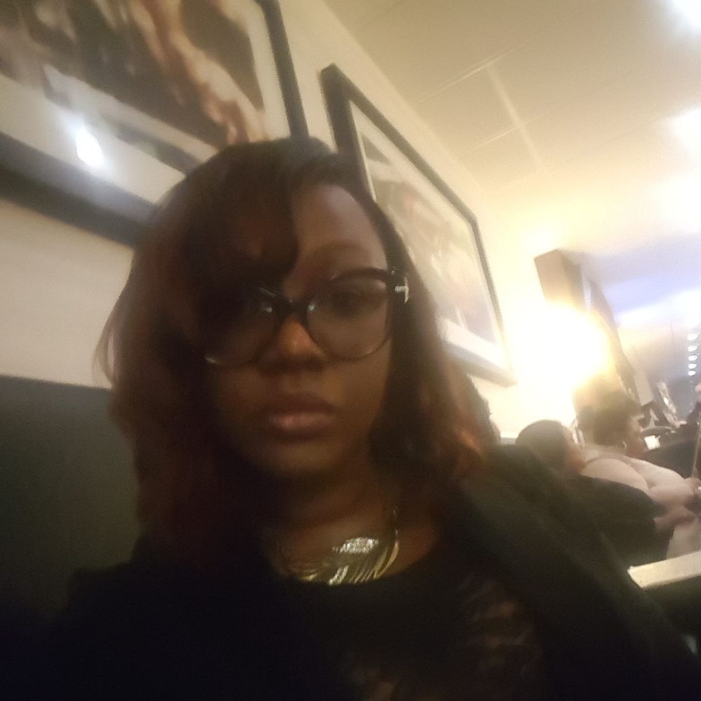 Meet your Posher, Evelyn