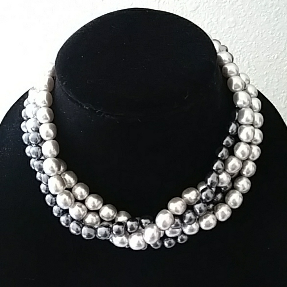 Vintage style Faux pearl necklace *Final Price*