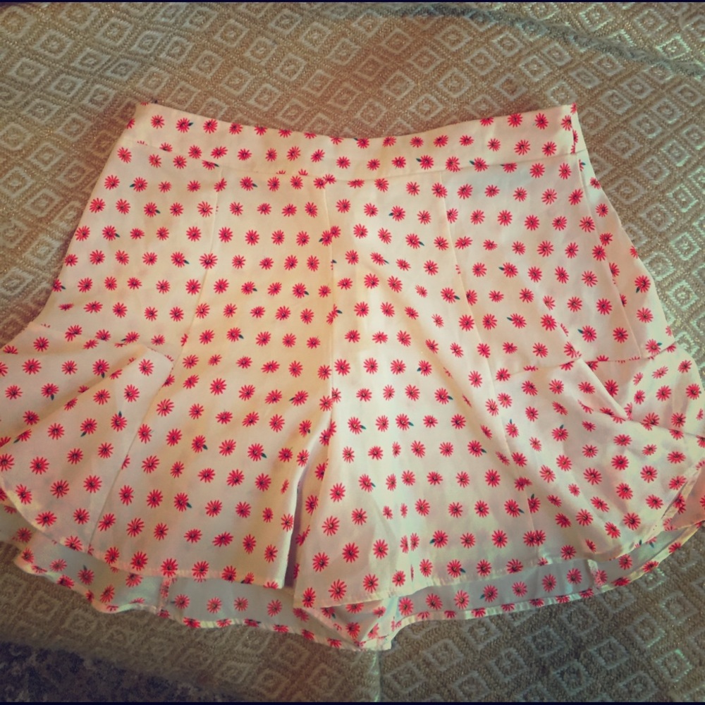 Floral print brand named short