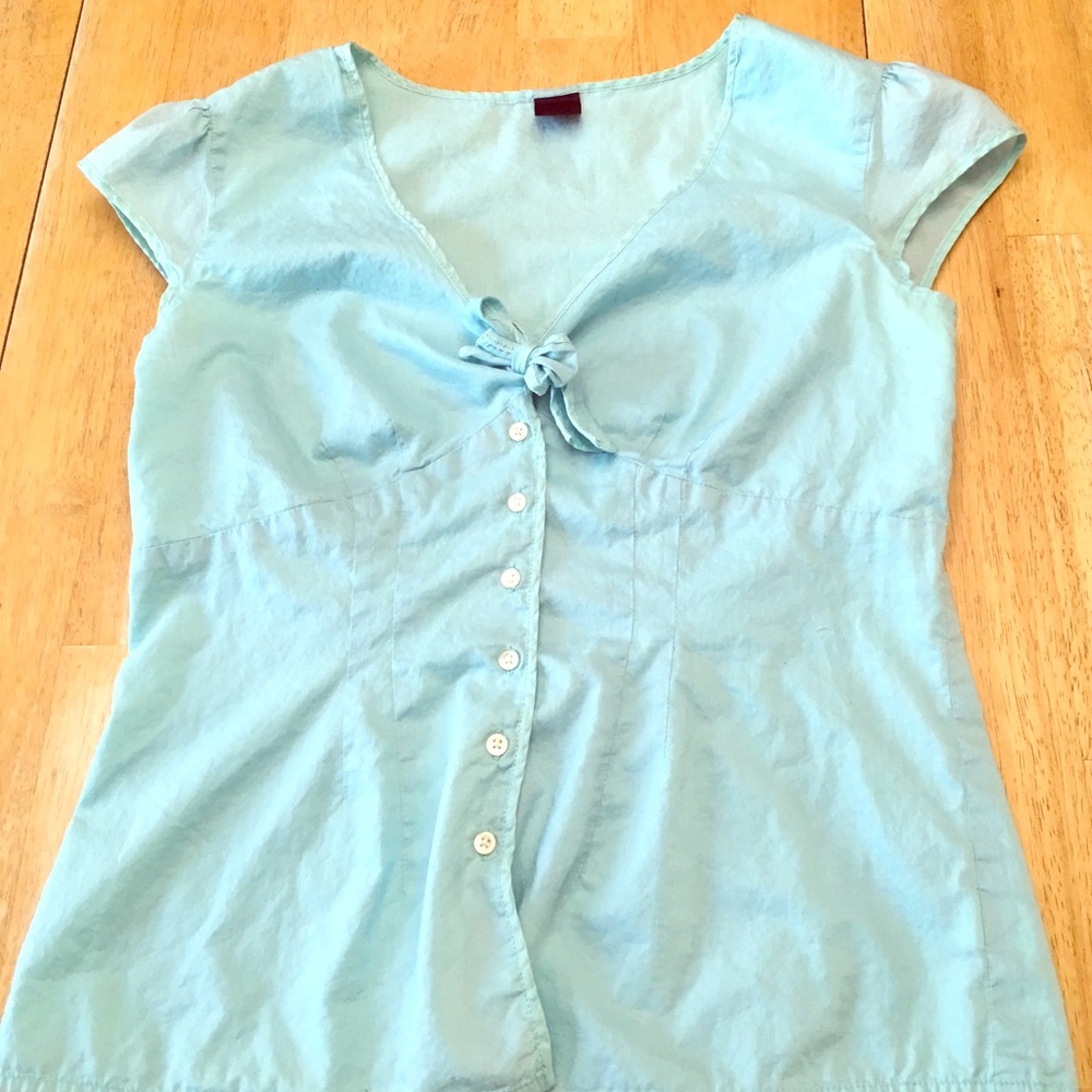 Gap tie front cap sleeve button front blouse Small