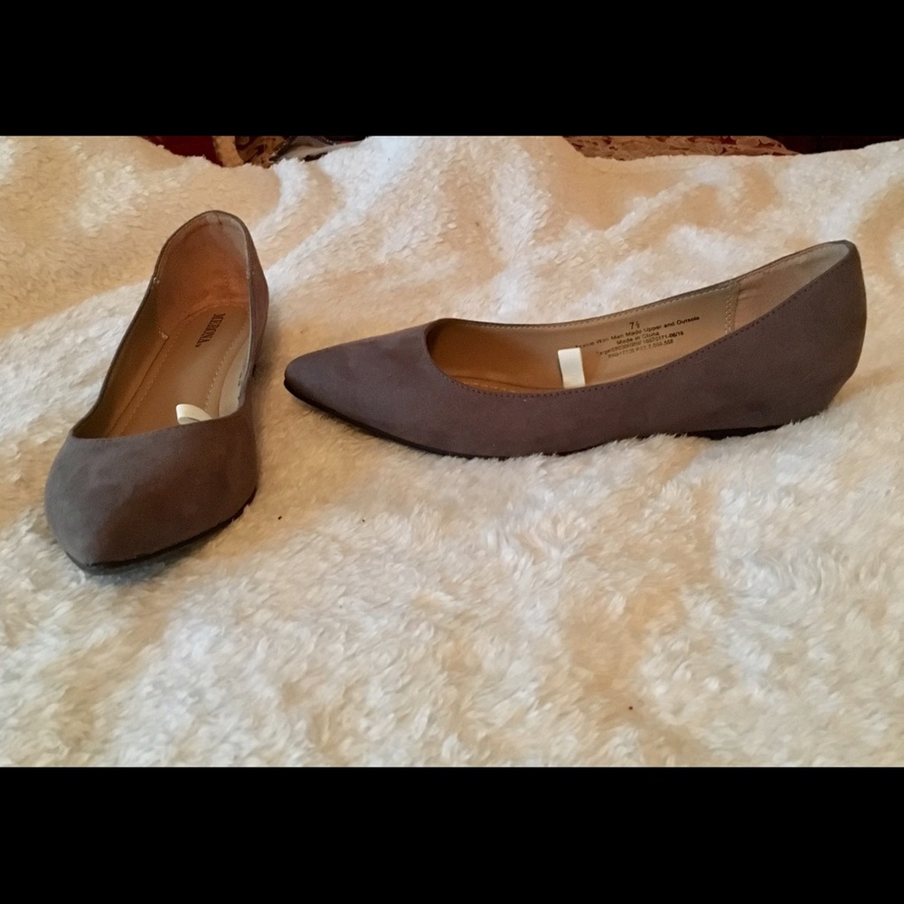 Taupe/gray faux suede flats