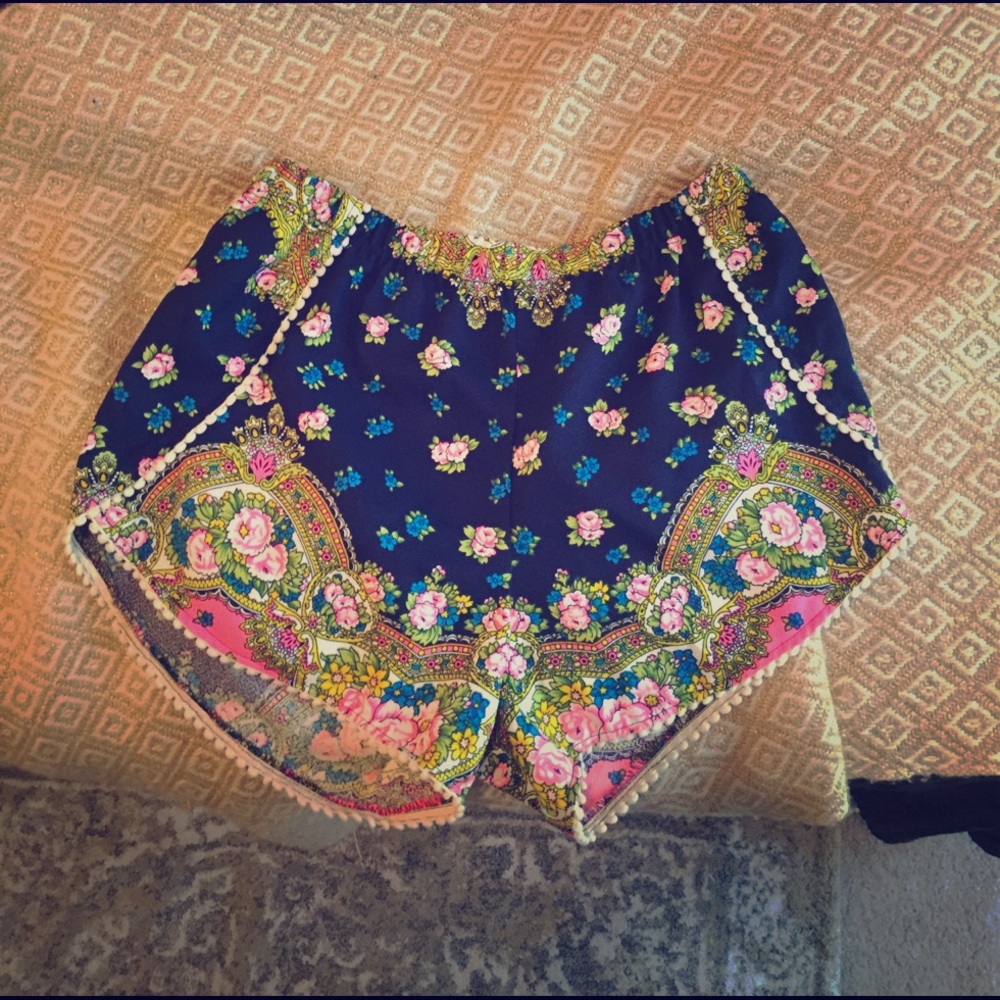 High wasted floral print shorts from Em&Lee