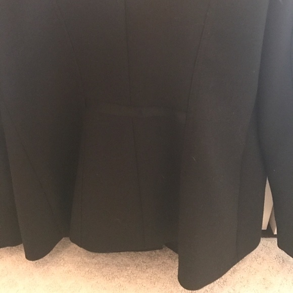 Beautiful black jacket - Picture 3 of 4