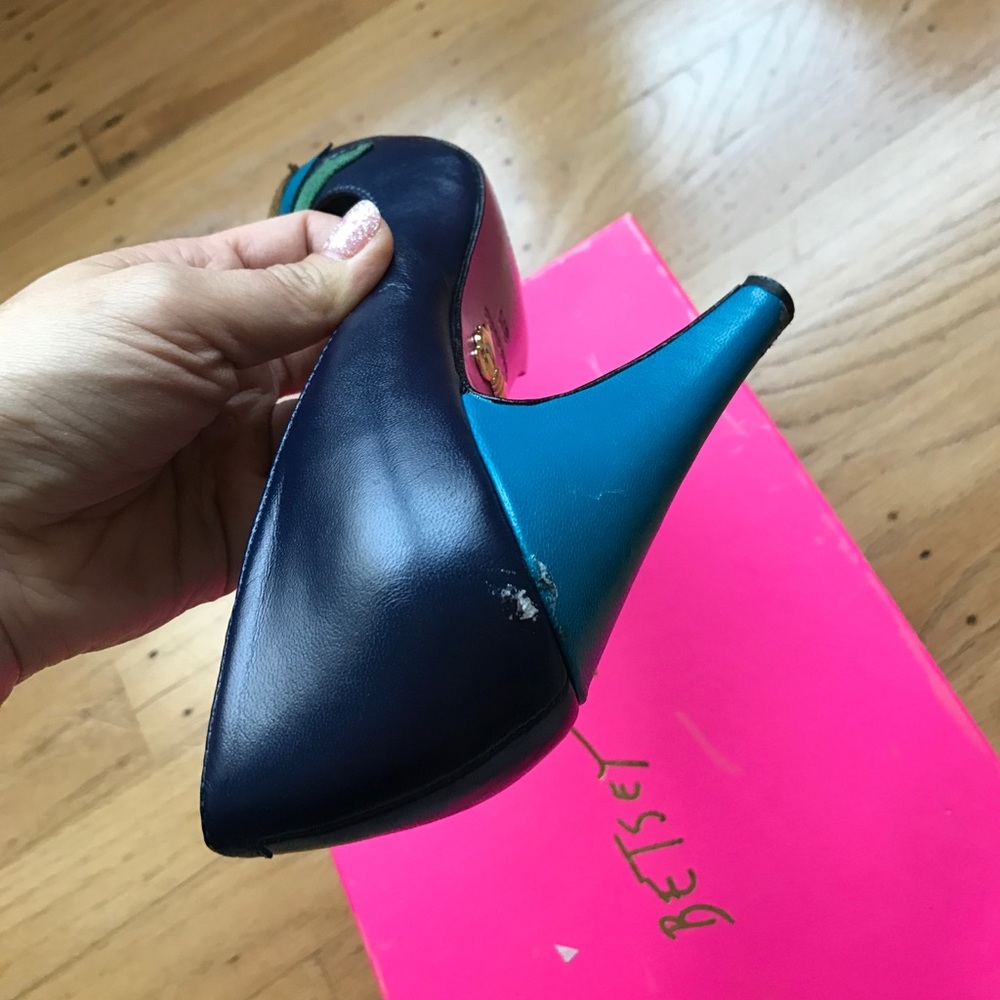 Betsey Johnson - Picture 5 of 5