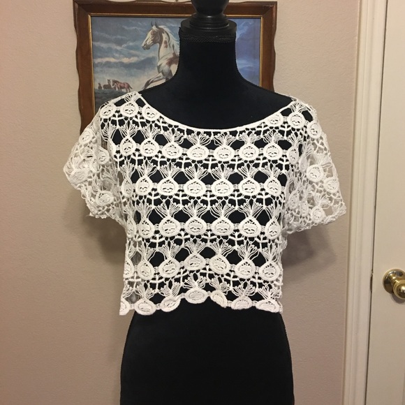 ❤️ 2 for $10 - White Crochet Crop Top - Picture 3 of 7