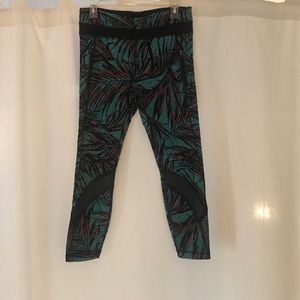 Lululemon cropped workout pants