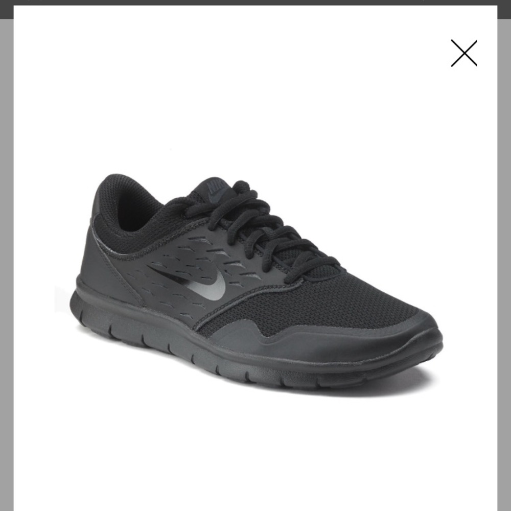 All black Nike shoes ❤️👟
