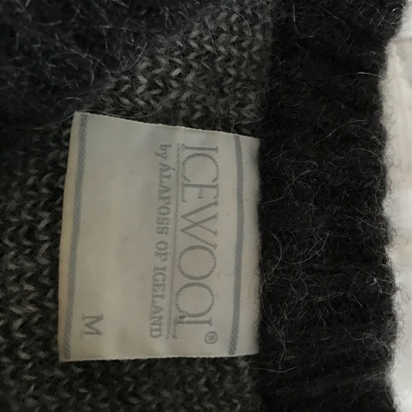 1970's Vintage Wool Sweater - Picture 2 of 3