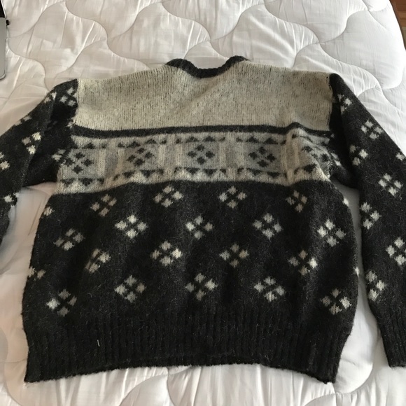 1970's Vintage Wool Sweater - Picture 3 of 3