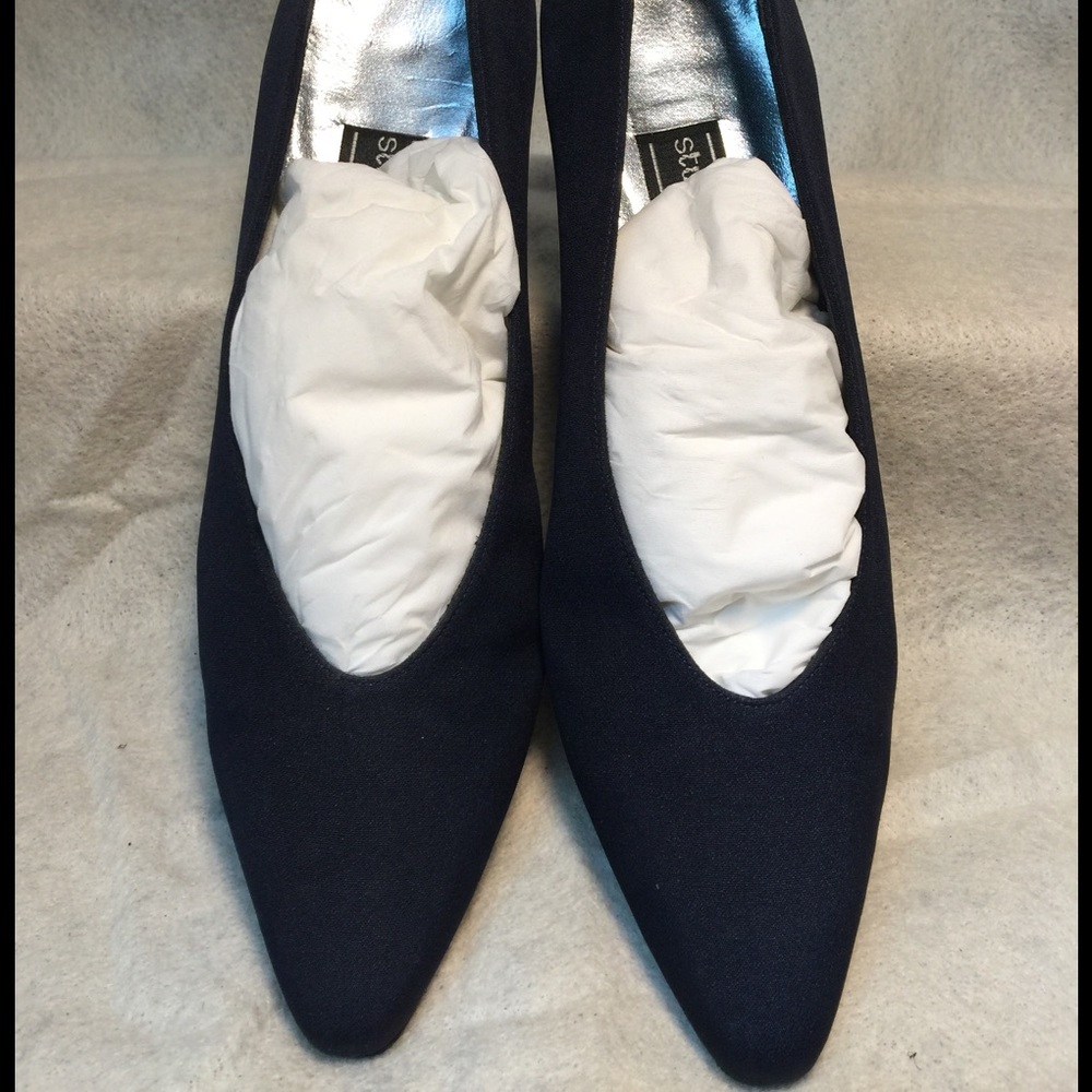 Ladies 6 1/2 B Navy Stuart Weitzman Fabric heels