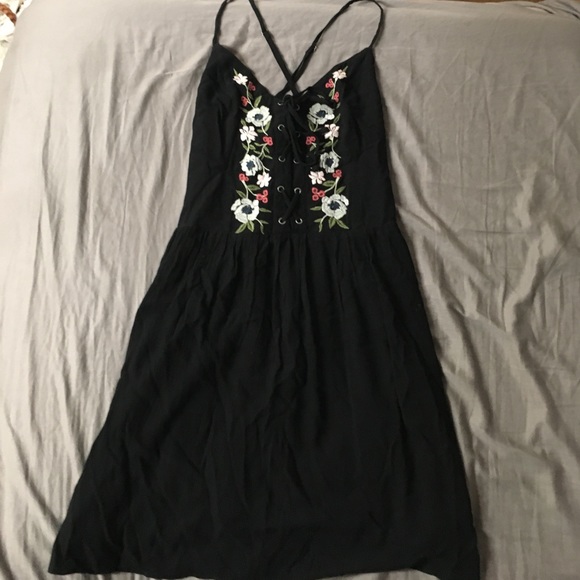 Abercrombie & Fitch Dresses & Skirts - Black Flower Sun Dress