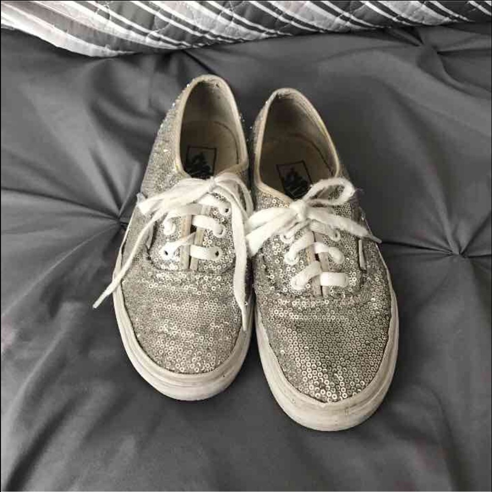 Vans tennis shoes