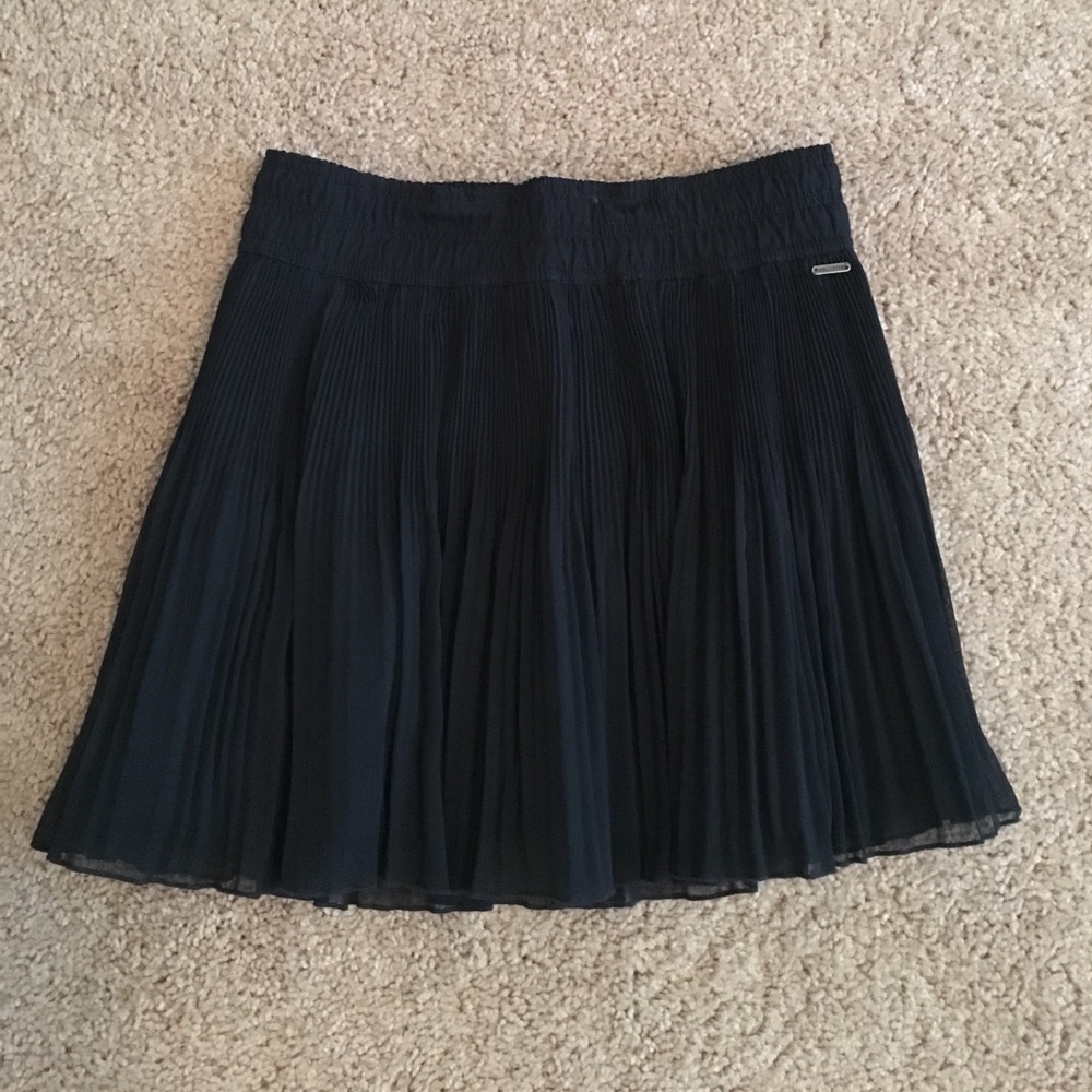 Hollister Pleated Mini Skirt