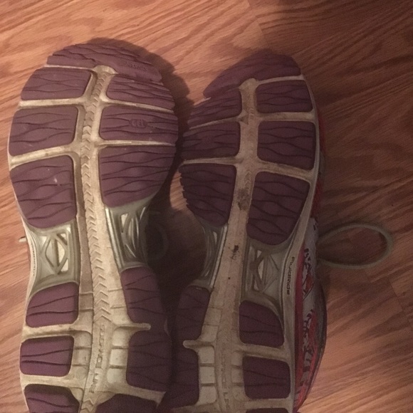 Asics running shoes - Picture 2 of 3