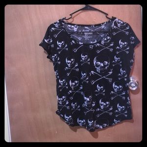 Skull tee