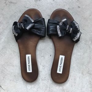 Black leather bow sandals