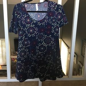 Beautiful Lularoe Perfect Tee!