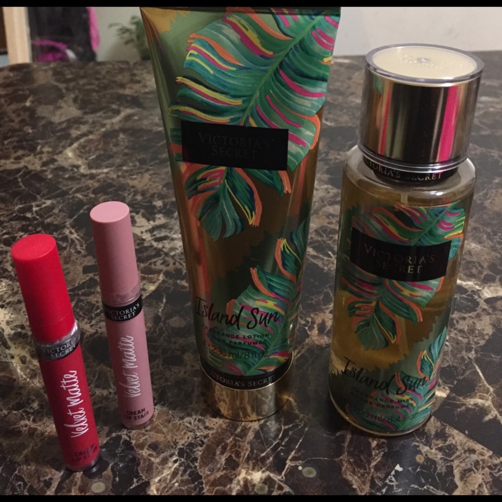 Perfume && Makeup Bundle 💁🏽💋