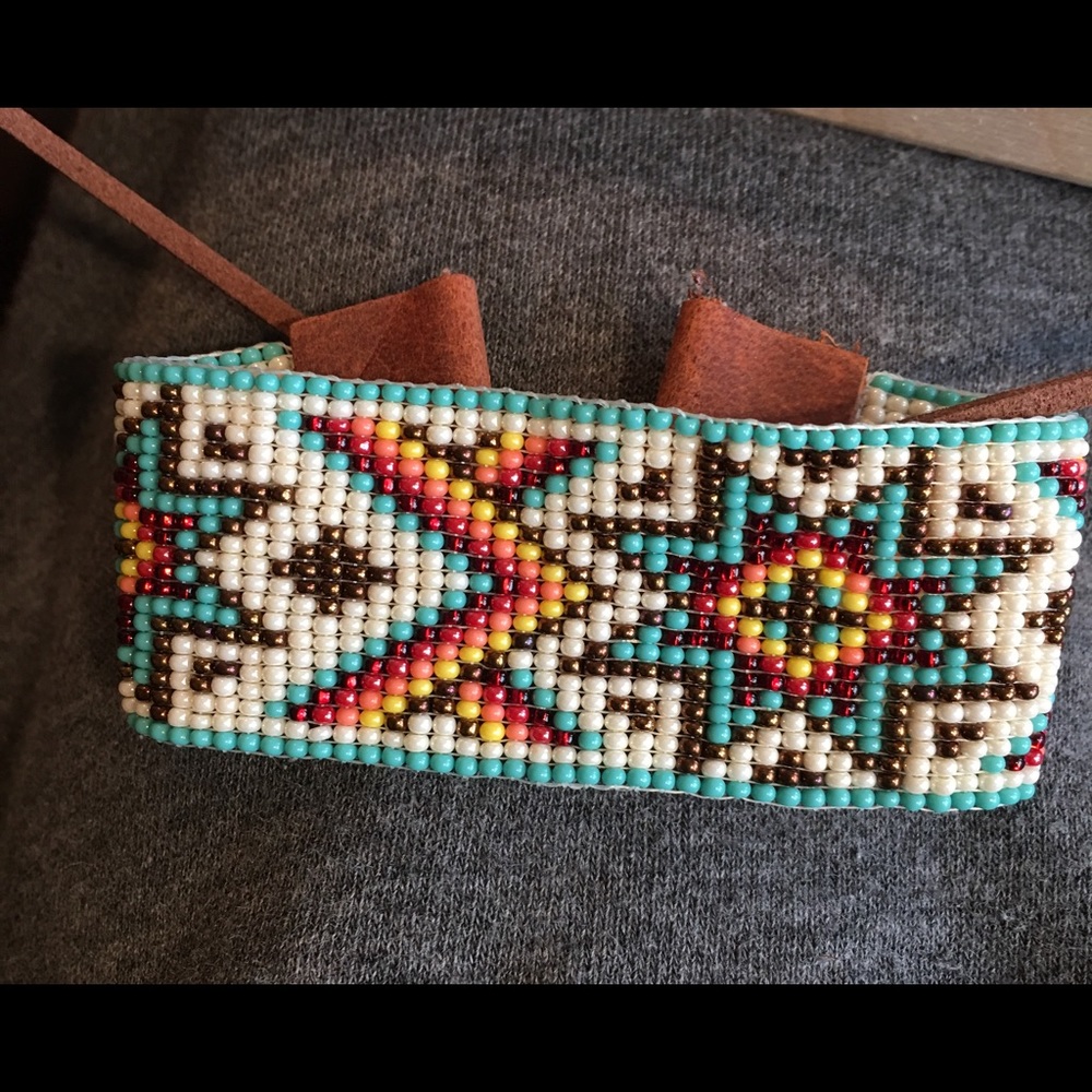 Handmade beautiful Beaded Bracelet - Picture 2 of 2