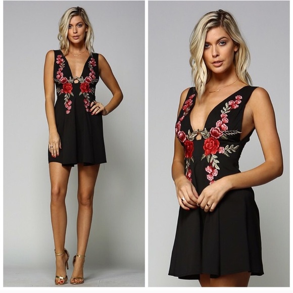 Floral embroidered mini dress - Picture 3 of 7