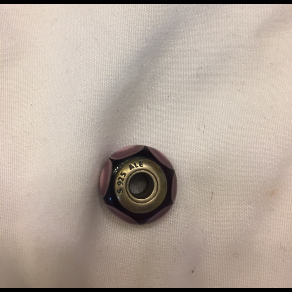 Jewelry - Picture 3 of 3