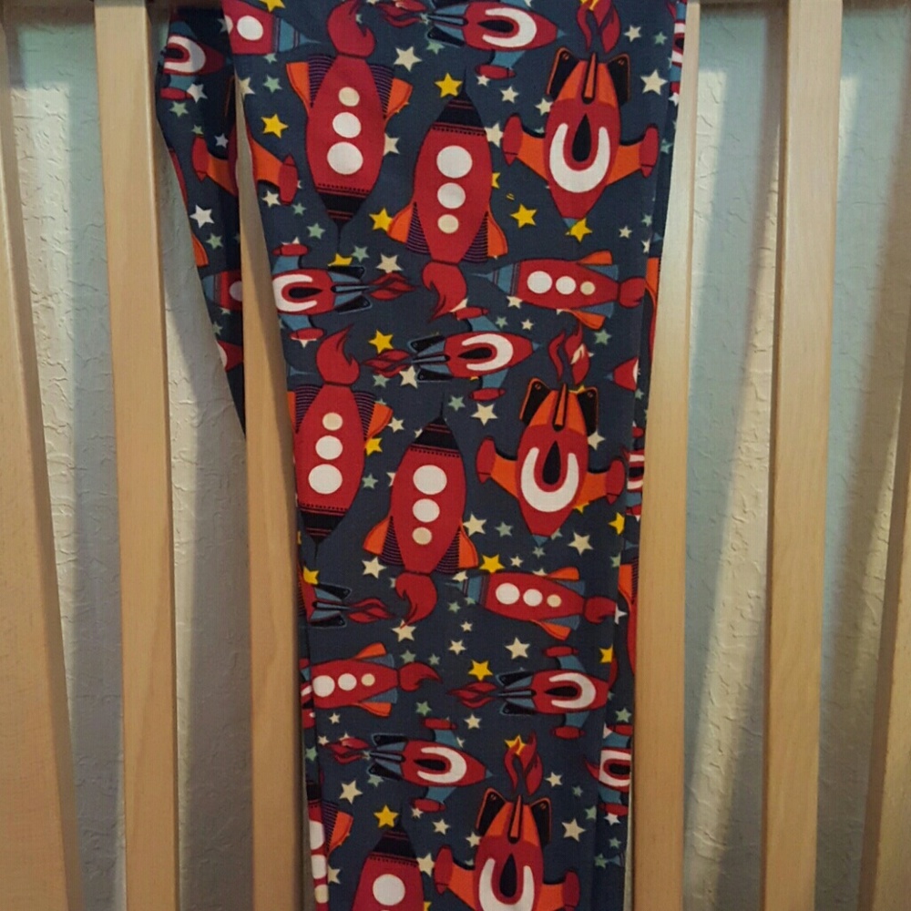 SOLD Awesome Lularoe OS Rocket Ship Leggings