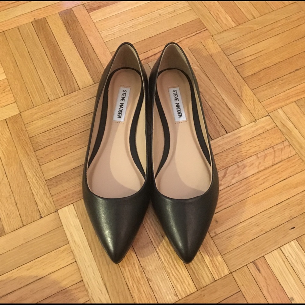 Black Steve Madden Flats NWOT