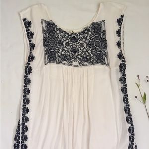 Embroidered Sleeveless blouse
