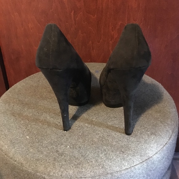 Black Platform Heels / EUC - Picture 5 of 5