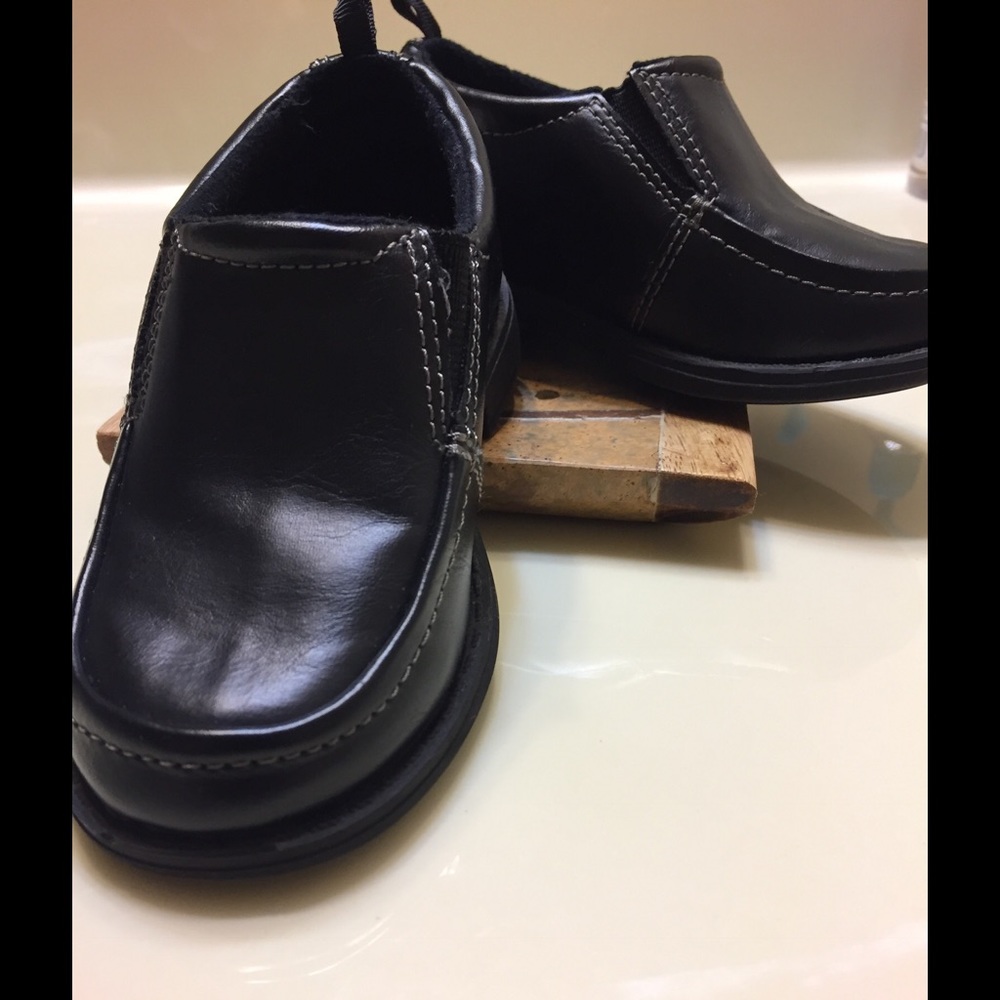 Causal dress shoes