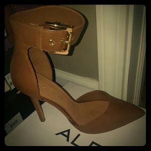 Size 7 Aldo Camel Colored Heel