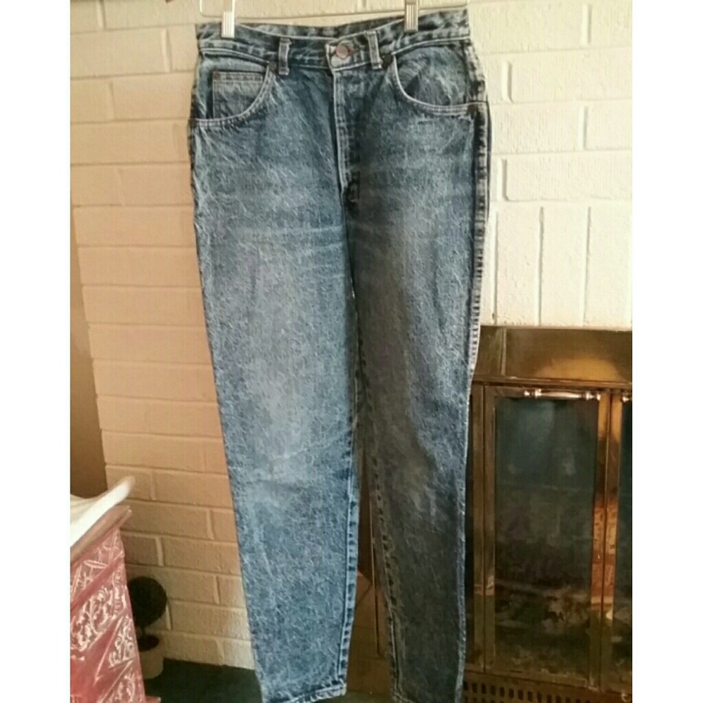 1980s stonewashed mom jeans.