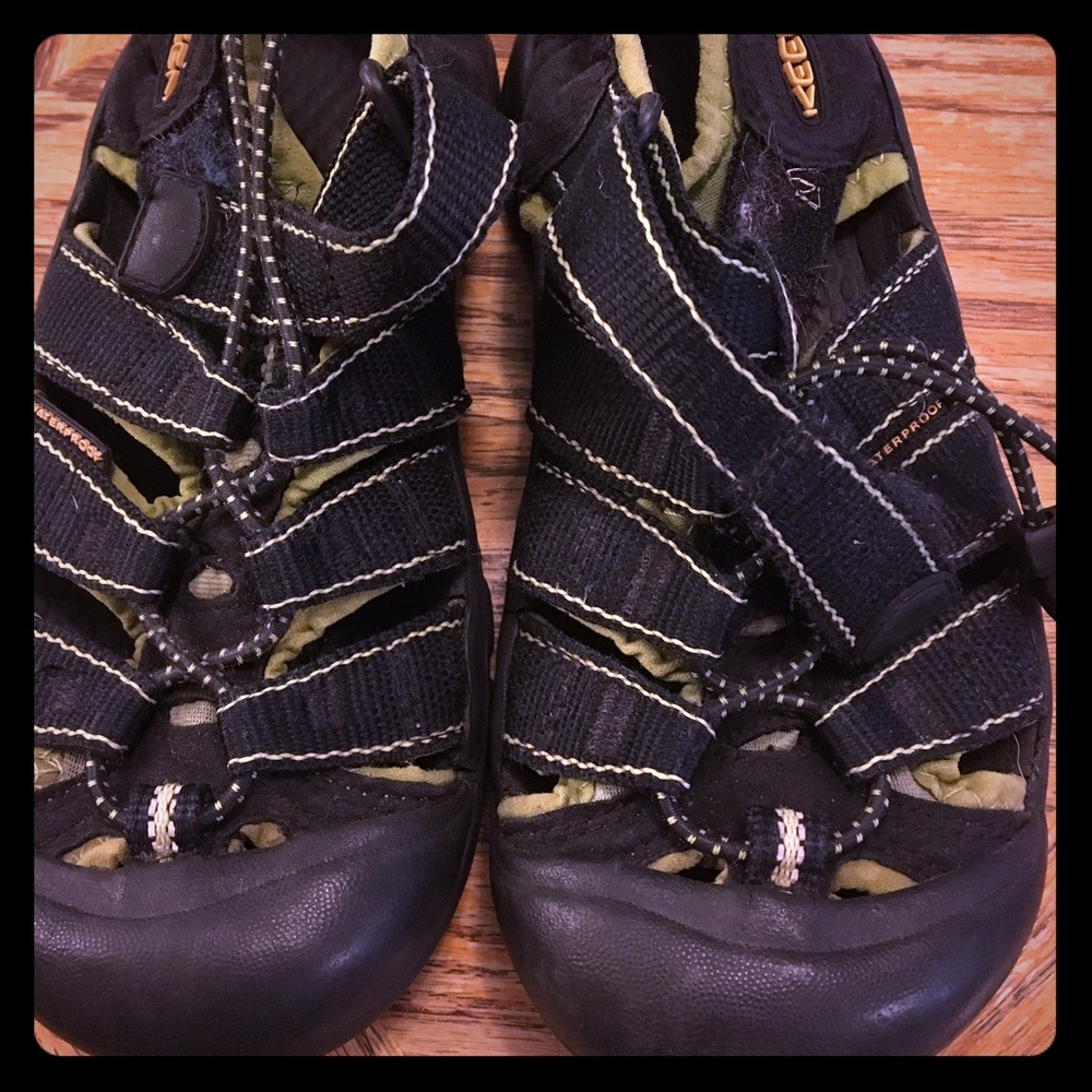 Keen Black and Green size 1.5