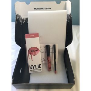 Kylie Velvet LipKit in Harmony