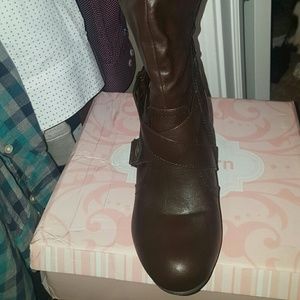 Brown boots
