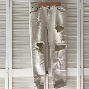 One Teaspoon Distressed Denim Boyfriend Jeans