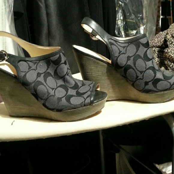 Size 8 Black Coach Wedges - Picture 3 of 7