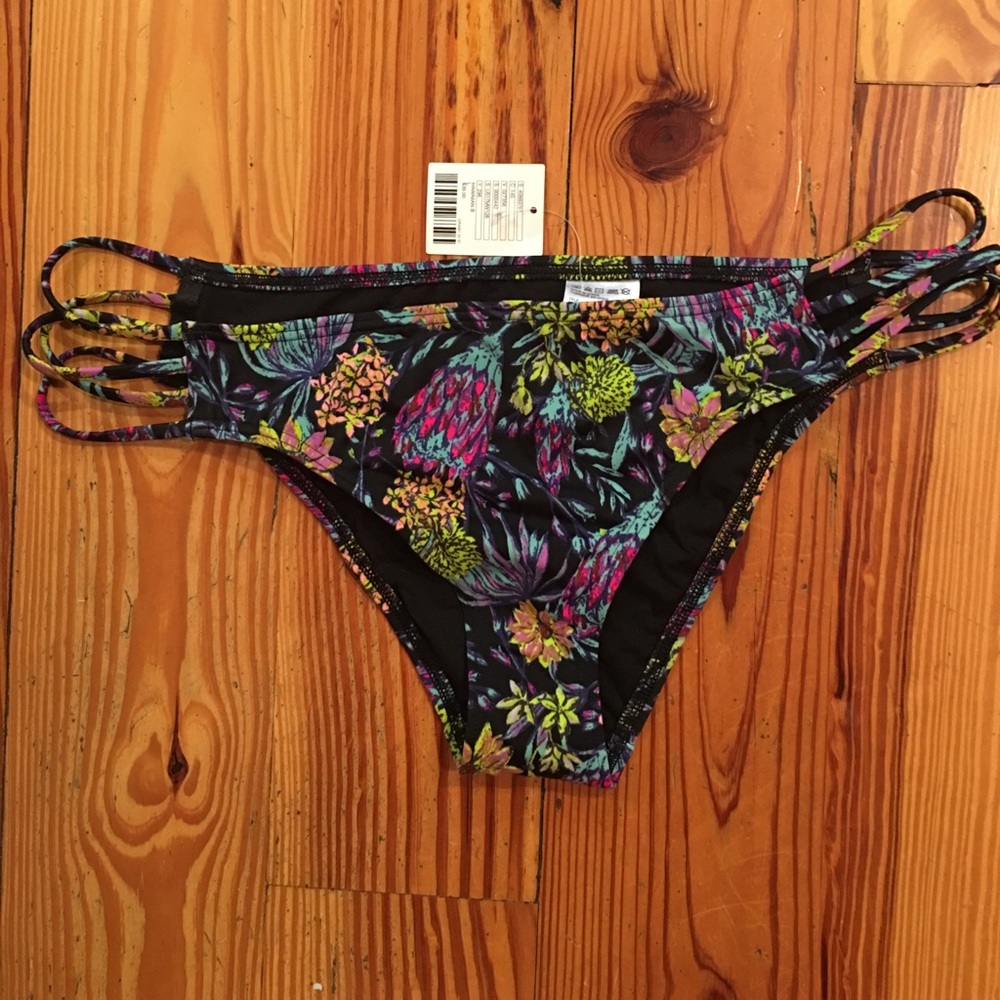 NWT URBAN OUTFITTERS BIKINI BOTTOMS