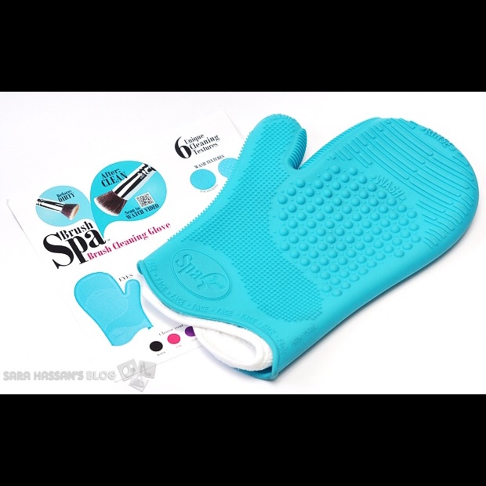 Sigma Brush Cleaning Glove