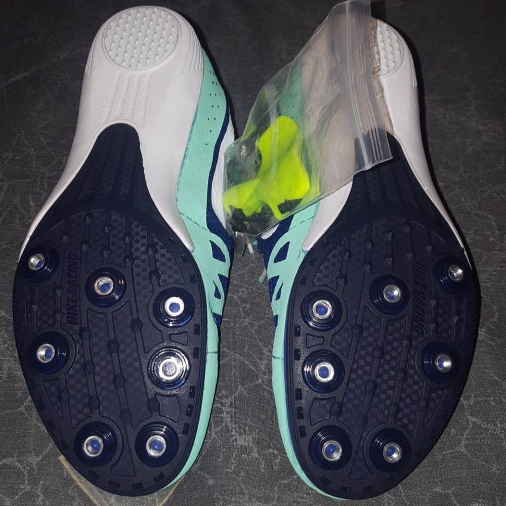 Running Sneakers - Picture 4 of 4