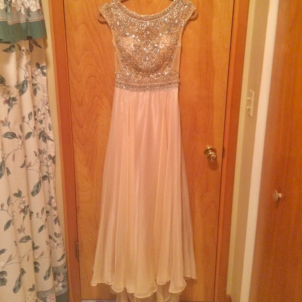 GOLD JOVANI PROM DRESS!!! 💛