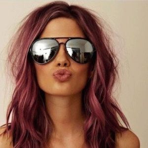 Meet your Posher, Nikki