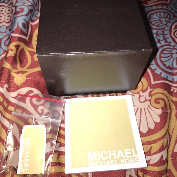 NEW Michael Kors Watch - Picture 4 of 5