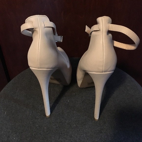 New Tan/ Nude Platform Heels - Picture 4 of 5