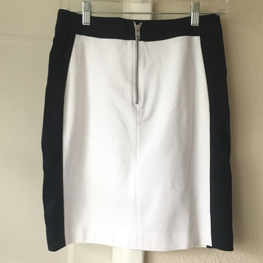 BR Stretchy Navy & White Skirt - Picture 2 of 6