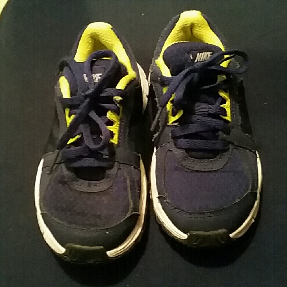 Boy's Nike Sneakers