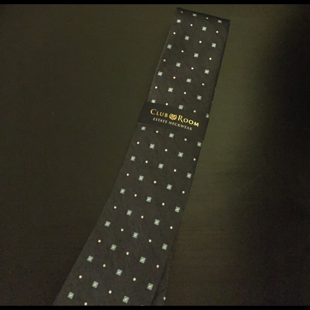 Brand new Club Room Tie
