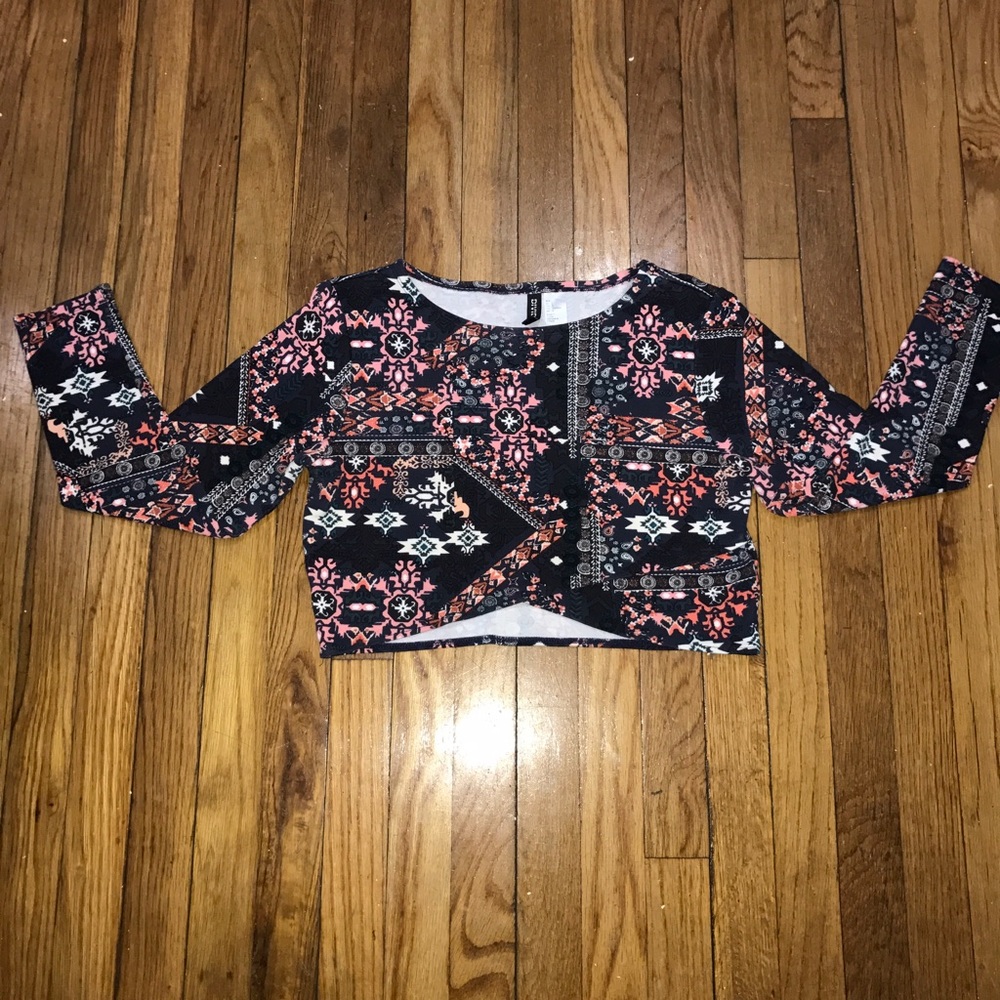 Long sleeve crop top
