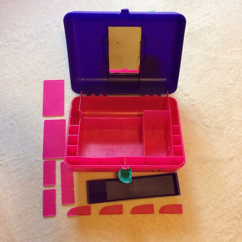 [SOLD] 80's Vintage Caboodle Makeup Case 2762